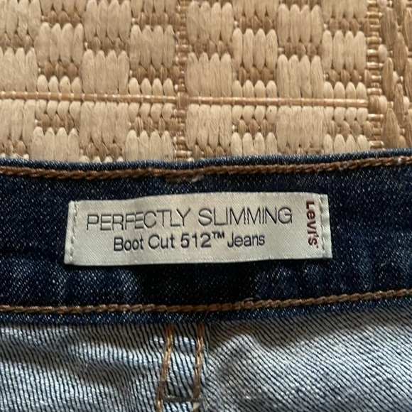 Levi's Perfectly Slimming Boot Cut 512 Jeans - Picture 4 of 7